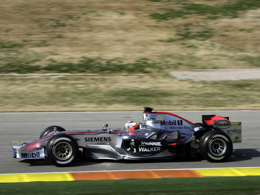  McLaren Mercedes-Benz MP4-21 2006 года  (фото 11 из 14)
